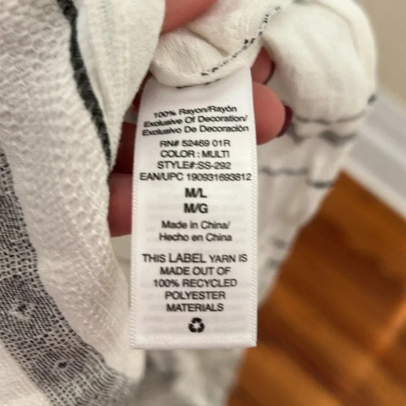 Scoop Cover Up - Picture 7 of 7